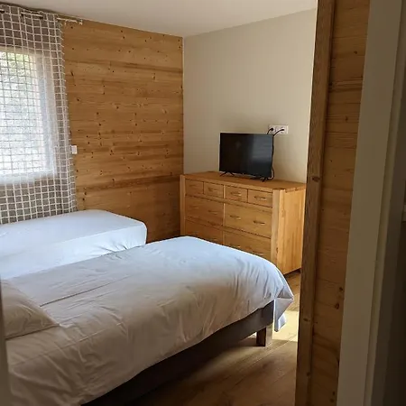 Les De L'adret Apartamento *